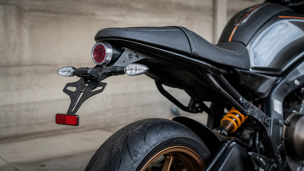 XSR900フェンダーレスの純正キット(ワイズギア)を選ぶメリットと注意点の解説画像