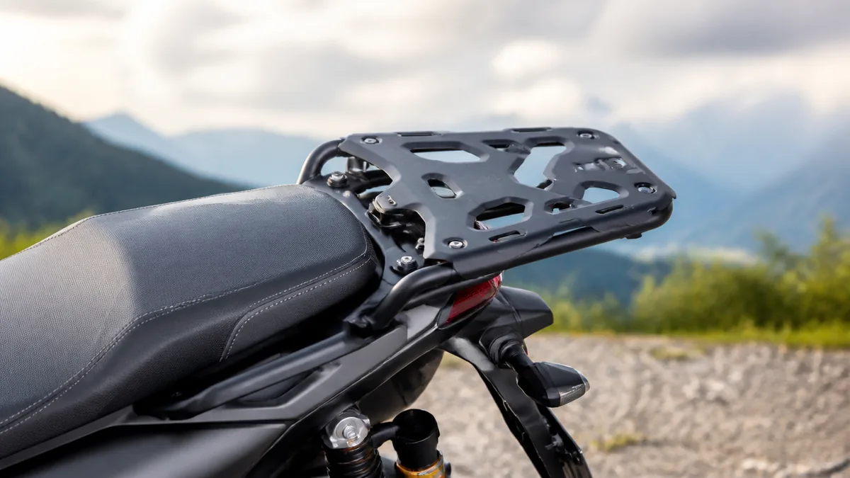ADV160リアキャリアおすすめ6選|耐荷重は3〜10kgで3倍差、価格順に比較のアイキャッチ画像