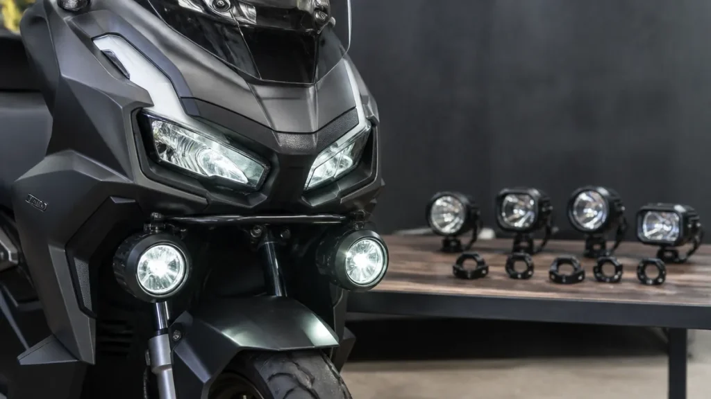 ADV160のフォグランプおすすめ6選｜4,400円の汎用から専用キットまで配光で比較のアイキャッチ画像