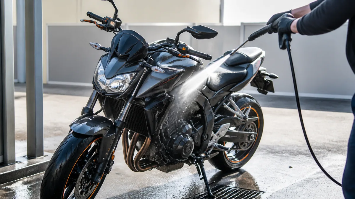 バイクが洗えるコイン洗車場4か所を料金順に比較|300円から使えるセルフ式の解説画像